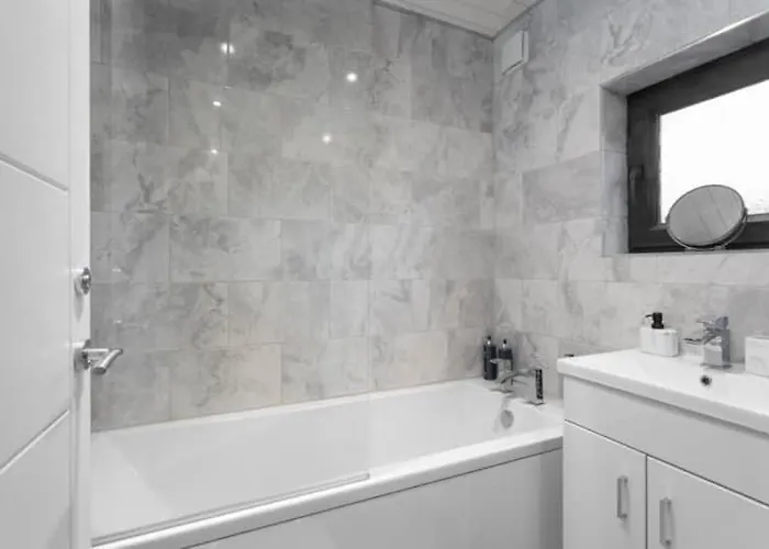 Дом отдыха Dynastays- Stylish Seaside Home- Dog Friendly, Garden & Parking (adults Only)
