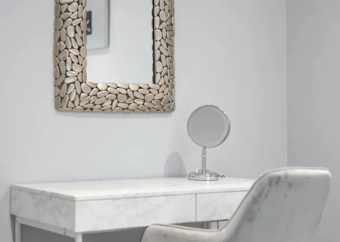 Dynastays- Stylish Seaside Home- Dog Friendly, Garden & Parking (adults Only) Дом отдыха *