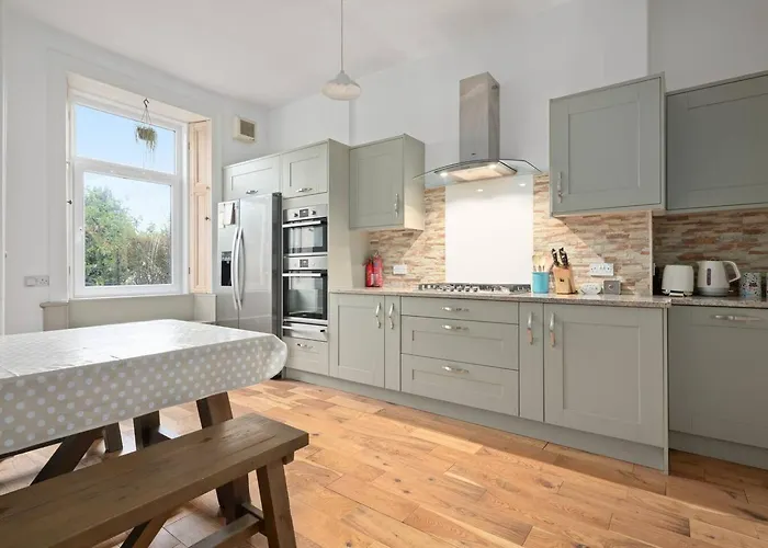 Homely 2 Bedroom - Pass The Keys Εδιμβούργο