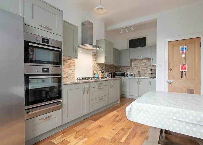 Homely 2 Bedroom - Pass The Keys Εδιμβούργο