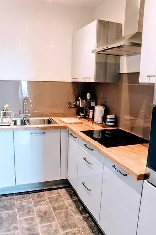 Bright Modern Arthurs Seat 2 Bedroom Appartement