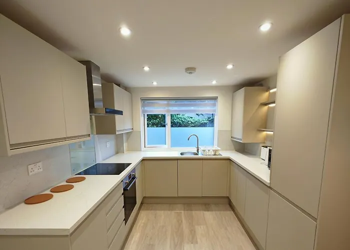 Cozy Corner 2 Bedroom House בית נופש *