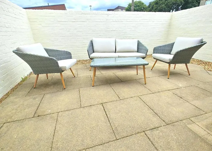 Cozy Corner 2 Bedroom House בית נופש