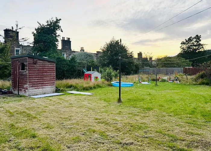 Murrayfield Maindoor Flat With Free Parking And Great Public Transports Link דירה אדינבורו