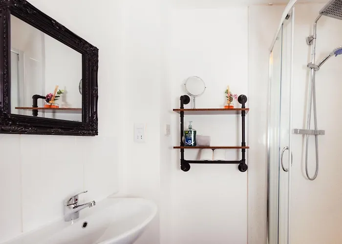 Cosy By The Meadows 11 דירה