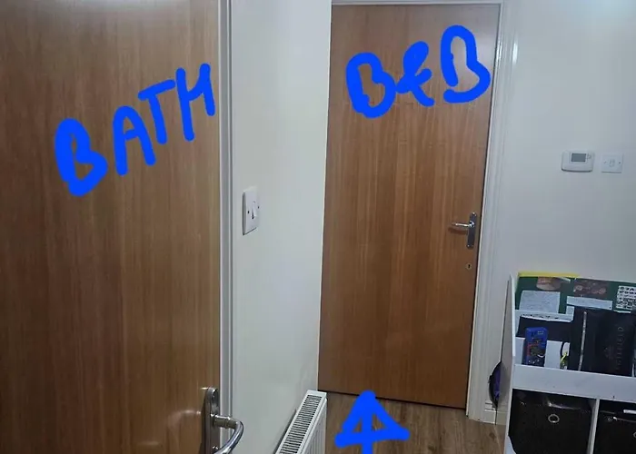 Centre One Private Bedroom In Shared With Private Bathroom With Free Car Parking * אדינבורו