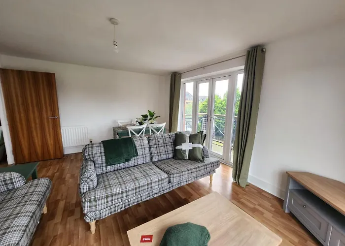 Apartment Stunning 3bed With Balcony And Free Parking
