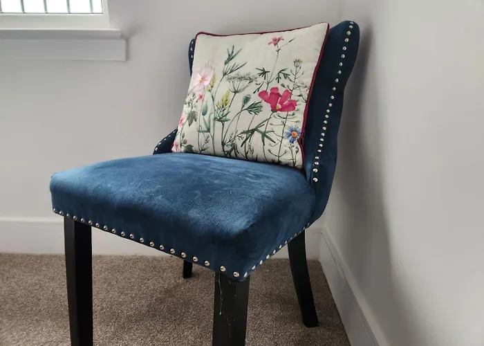 Apartment Stunning 3bed With Balcony And Free Parking *