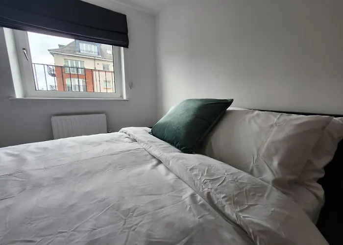 Stunning 3bed With Balcony And Free Parking Edinburgh