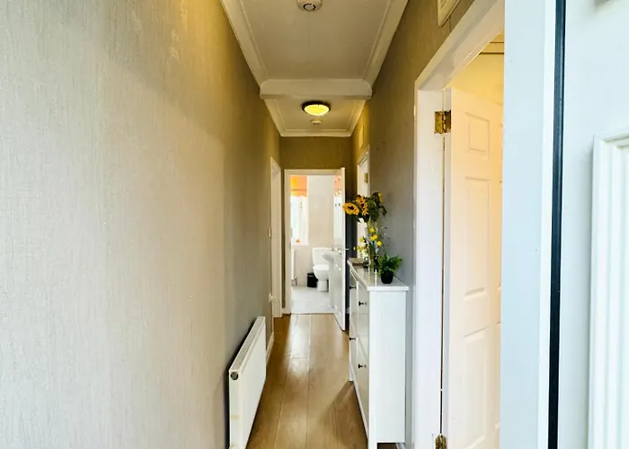 דירה Murrayfield Maindoor Flat With Free Parking And Great Public Transports Link אדינבורו