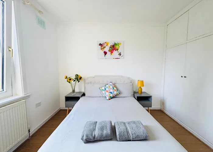 Murrayfield Maindoor Flat With Free Parking And Great Public Transports Link * אדינבורו