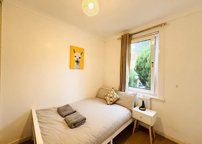 דירה Murrayfield Maindoor Flat With Free Parking And Great Public Transports Link