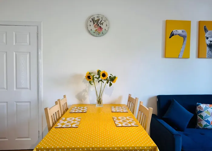 Murrayfield Maindoor Flat With Free Parking And Great Public Transports Link אדינבורו