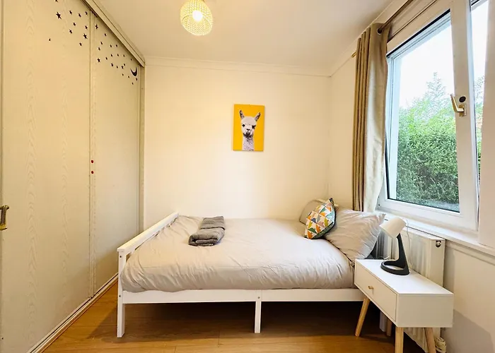 Murrayfield Maindoor Flat With Free Parking And Great Public Transports Link