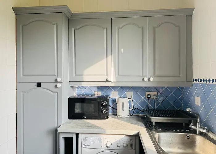 Murrayfield Maindoor Flat With Free Parking And Great Public Transports Link דירה