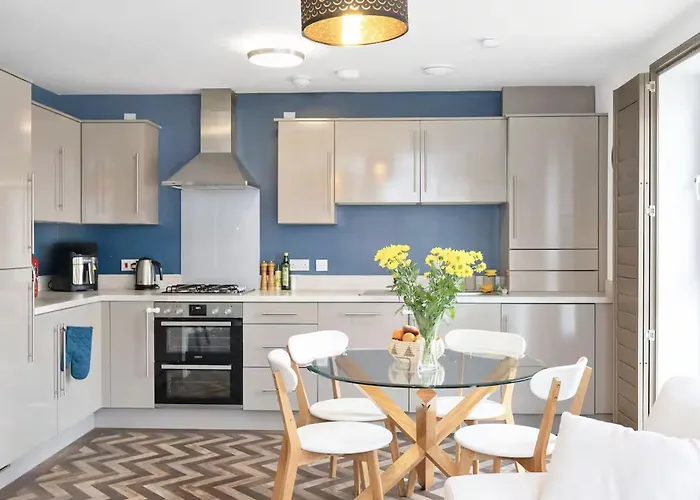 Stylish 2bed Flat Near Arthur's Seat And Waverley Station *