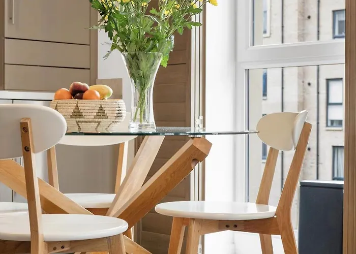 Stylish 2bed Flat Near Arthur's Seat And Waverley Station 아파트