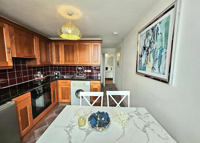 Sensational At South Bridge Daire