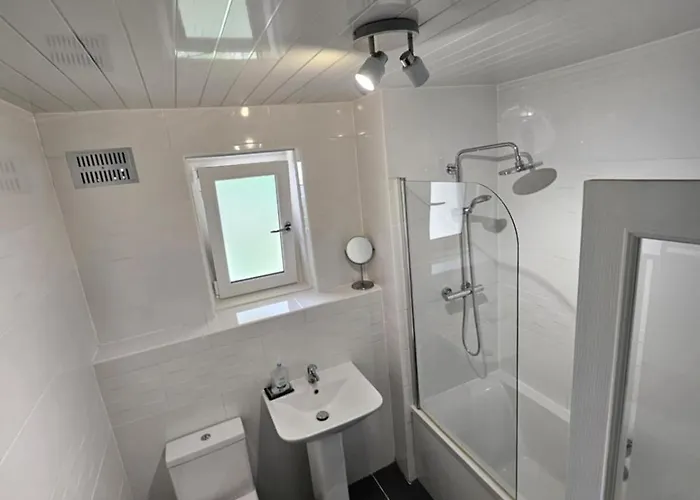Apartment Exceptional 2-bedroom Apartment! *