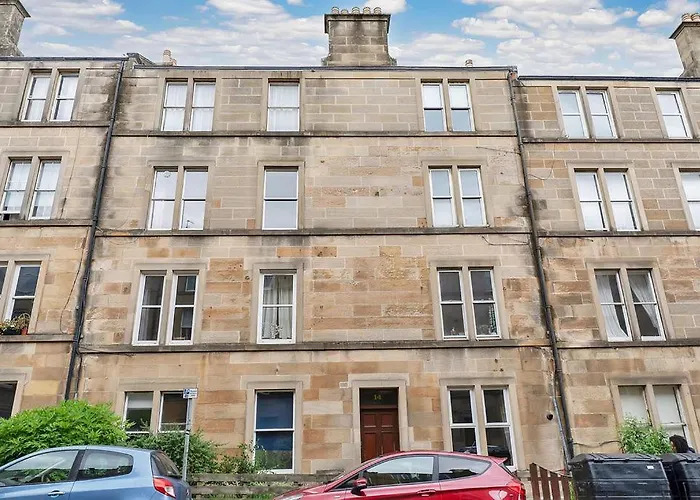 The Compact Caledonian Flat - Haymarket דירה אדינבורו