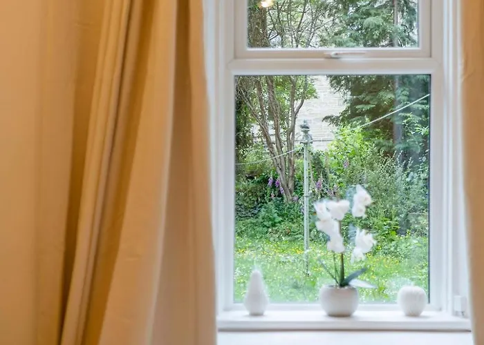 The Compact Caledonian Flat - Haymarket * Эдинбург