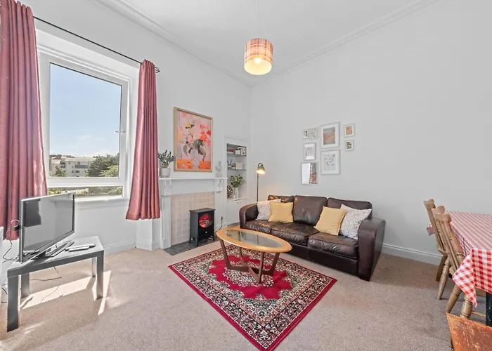 Cosy 1 Bedroom Next To Fountain Park -