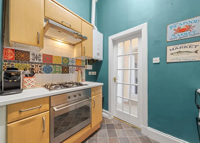 Cosy 1 Bedroom Next To Fountain Park - *