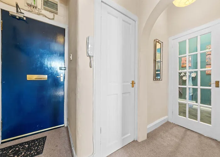 Cosy 1 Bedroom Next To Fountain Park - Apartament