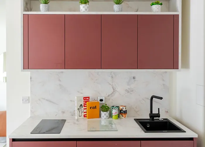 Daire Broughton Market