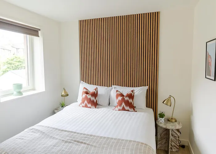 Daire Broughton Market