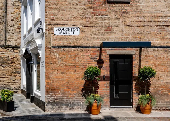 Broughton Market Apartment 3*