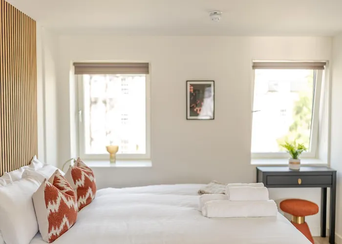 Daire Broughton Market 3*