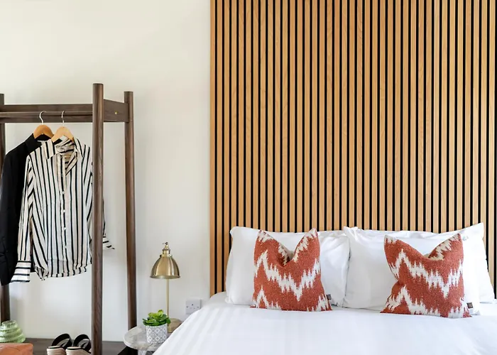 Daire Broughton Market