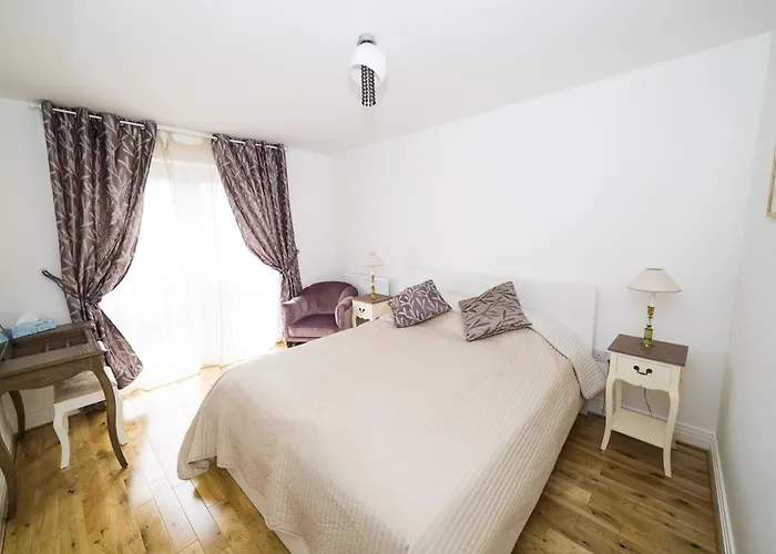 Amber * إدنبرة