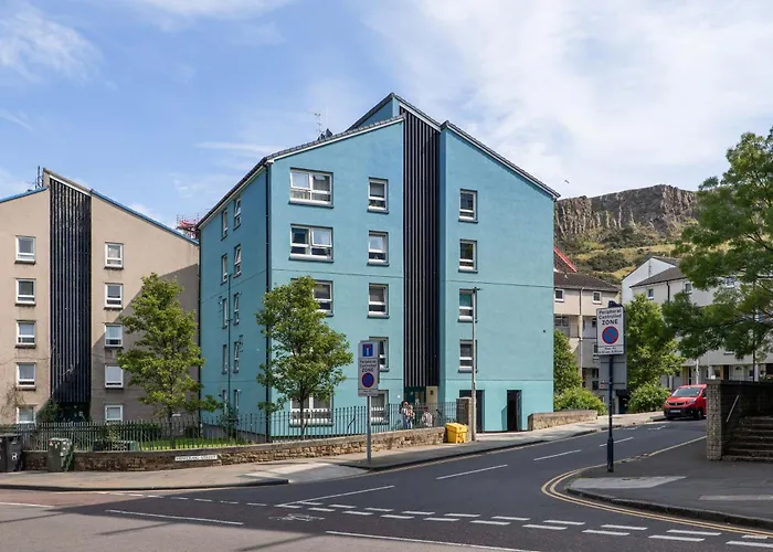 Holyrood Duplex 3-bedroom *