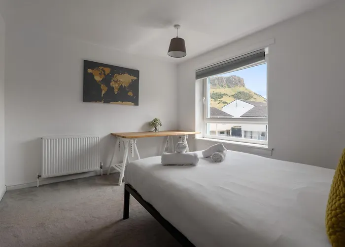 Holyrood Duplex 3-bedroom