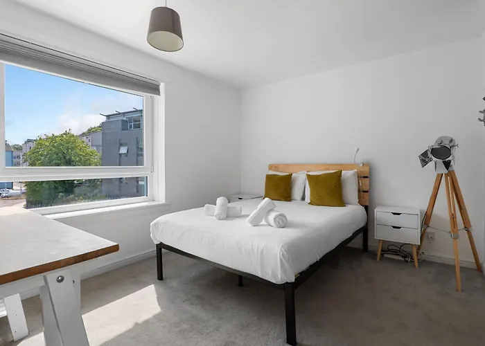 Holyrood Duplex 3-bedroom *