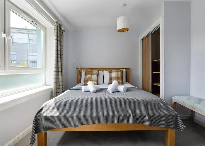 Holyrood Duplex 3-bedroom Edinburgh