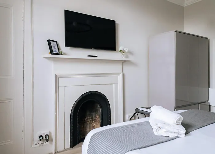 Chic 1bd Flat - Wviews Of Castle! * 爱丁堡