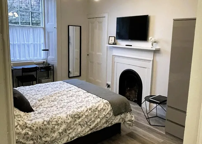 Chic 1bd Flat - Wviews Of Castle! 公寓