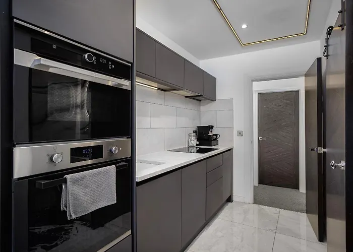 2bedroom & Steam Room! Apartment *
