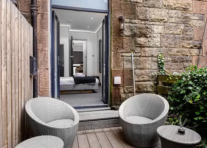 2bedroom & Steam Room!