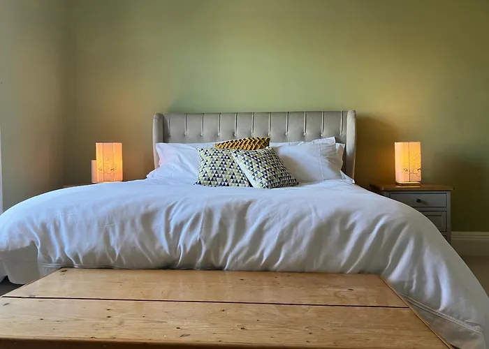 Georgian Townhouse In Centre