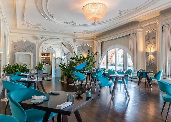 The Caledonian Edinburgh, Curio Collection By Hilton