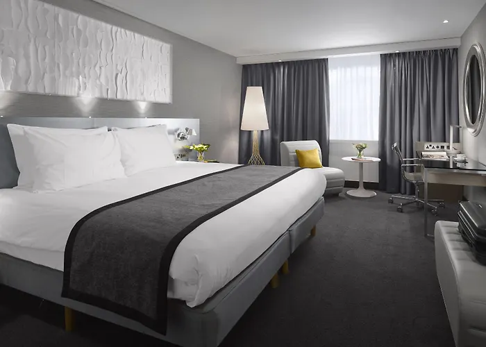 Radisson Blu Hotel, Centre ホテル 4*