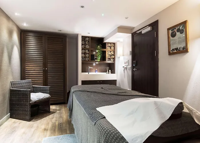 ホテル Radisson Blu Hotel, Centre 4*