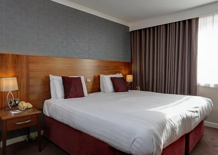 Western Kings Manor Hotel 3*