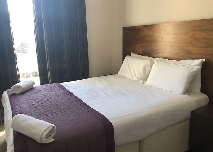 Cairn & Hotel apartamentowy Edynburg