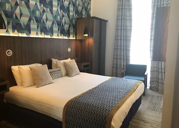 Cairn & 3* Edinburgh