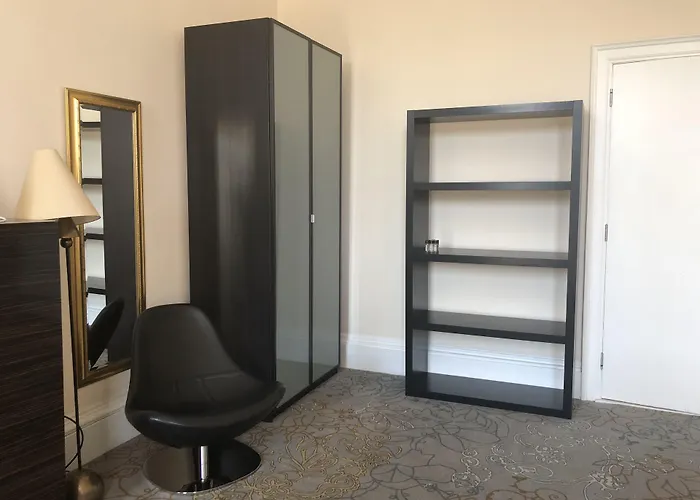 Cairn & 3* Edinburgh